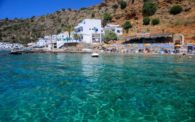 John Akroyiali rooms