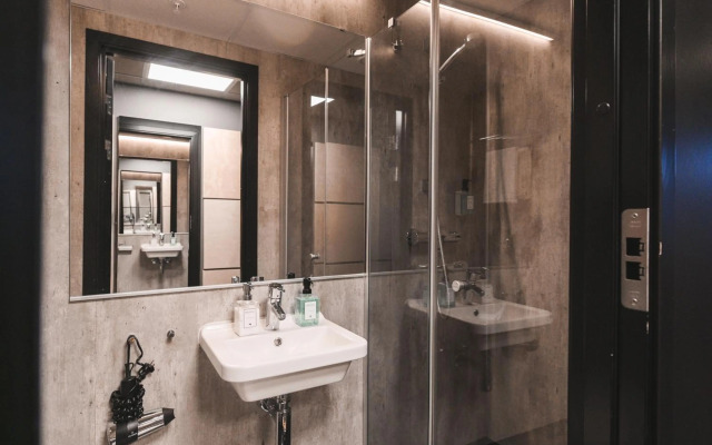 Svalbard Hotell - The Vault