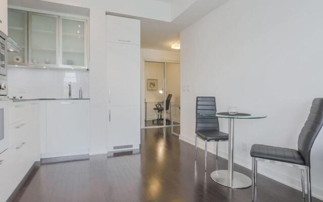 Noel Suites - York and Harbour St.