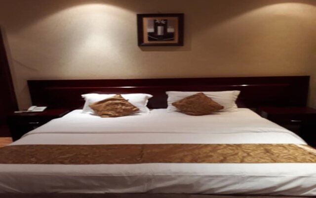 Nice Land Apart-Hotel