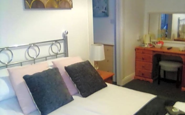 The braeside families and couples