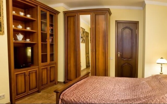Familiya Apartments
