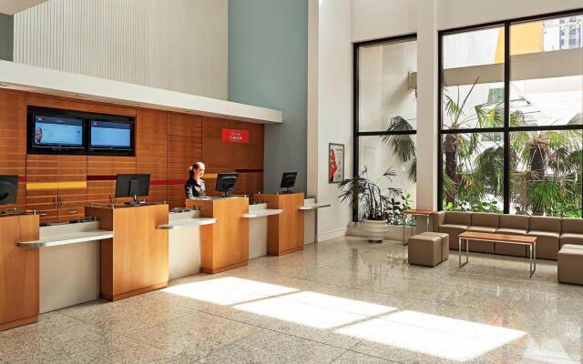 Ibis Curitiba Shopping