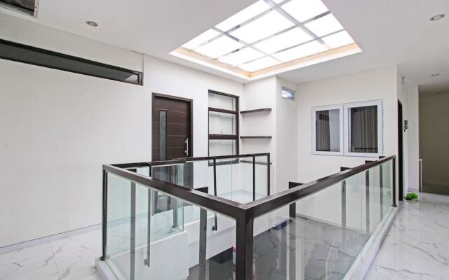 Super OYO Capital O 91665 D'prof Exclusive Guesthouse