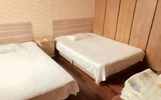 Wolongpu Hostel