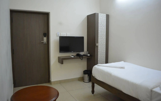 Hotel Sownthariyam