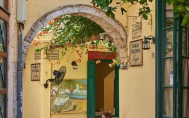 Best Family Friendly Villa Near Lake Kournas