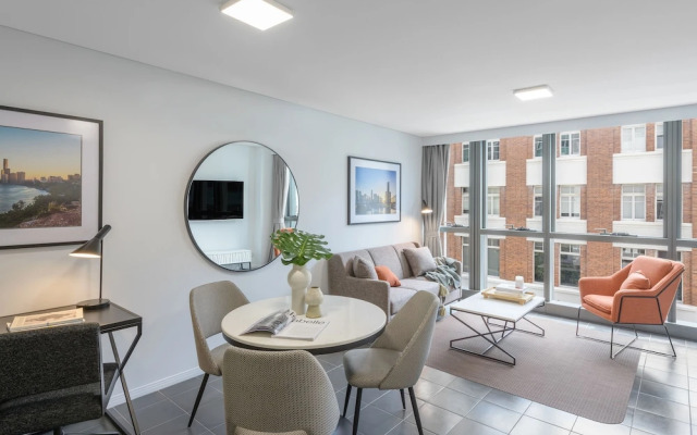 Meriton Suites Adelaide Street, Brisbane