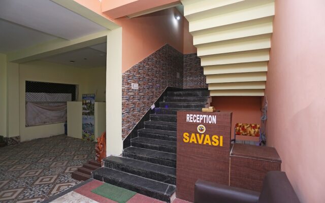 OYO 27734 Hotel Savasi