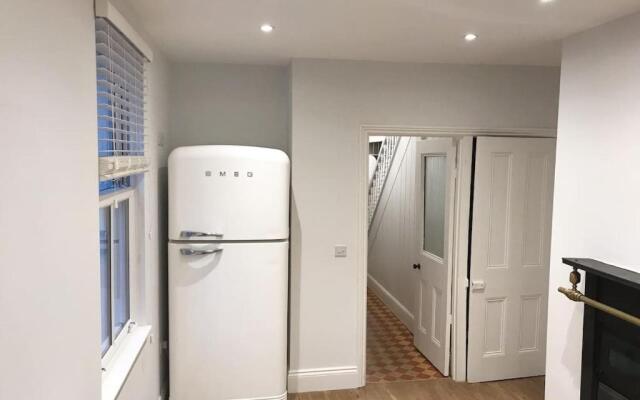 143 New Road Porthcawl