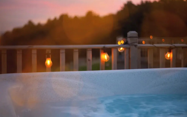 Seaview Cabin Sleeps 2 -hot Tub - Parking