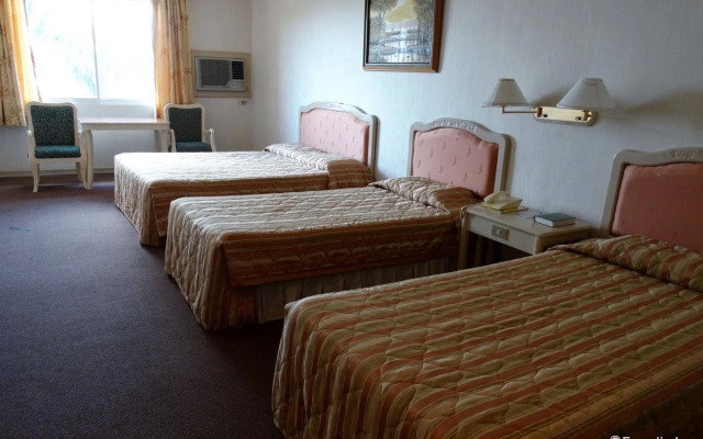 Orange Grove Hotel
