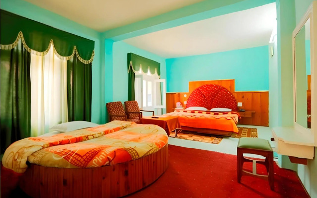 Hotel Mohan Palace
