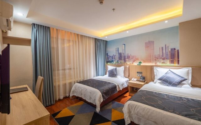 Chonpines Hotel (Shenzhen Gongming Honghuashan Metro Station)