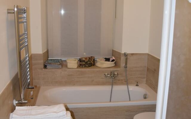 Lovely Apartament Near Colosseum