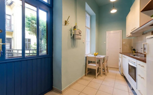 Kaz 28 Studio In The Heart Of Party District.