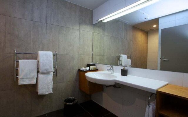 King and Queen Hotel Suites