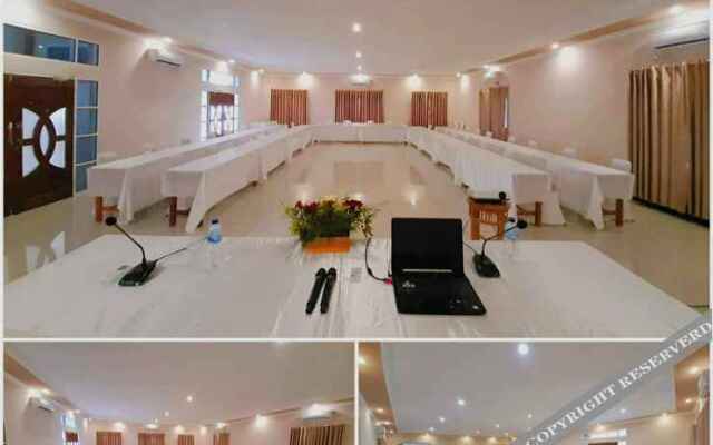 Sunrise Hotel Larantuka