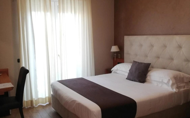 Hotel Clarin 14 by Dori