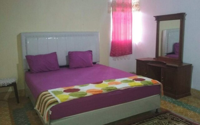 EXPRESS O 92070 Mando Homestay Syariah Near KANTOR LURAH Bukik Apik Puhun