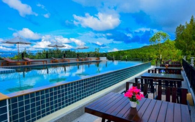 The Nice Condotel Bangtao Beach