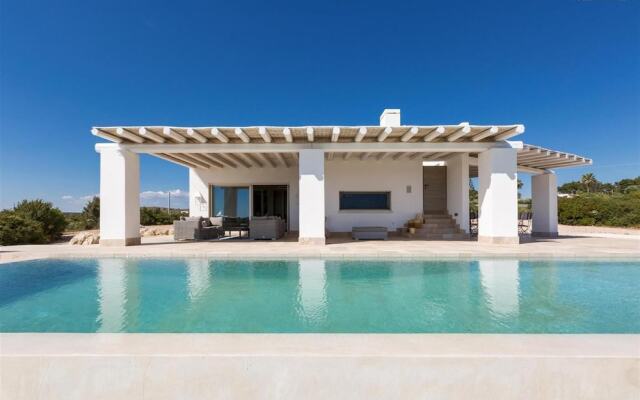 246 Villa Extralusso con Piscina a Manduria