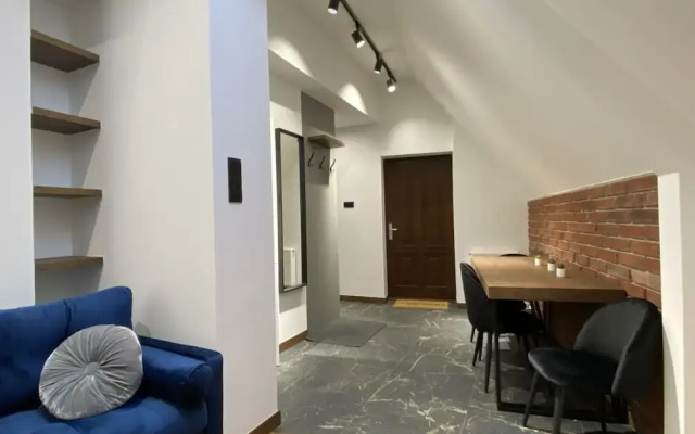 Main Square Apartments - LoftAffair