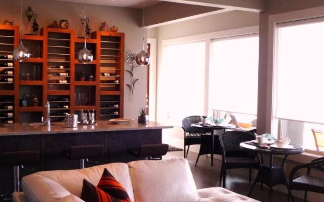 Hilltop Escape Bed & Breakfast