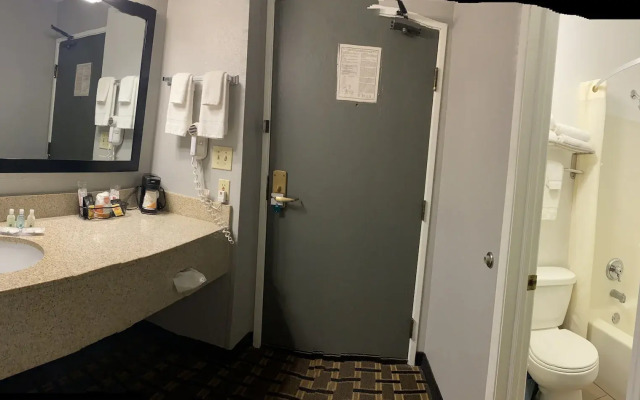 Quality Inn Mauston I-90