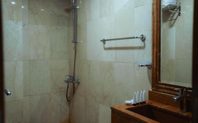 Nour Al Thuria Hotel