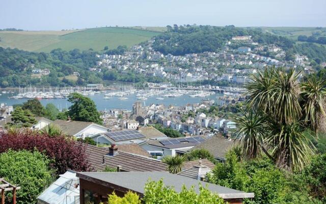 15 Churchfields - Bungalow with Estuary Views and Parking