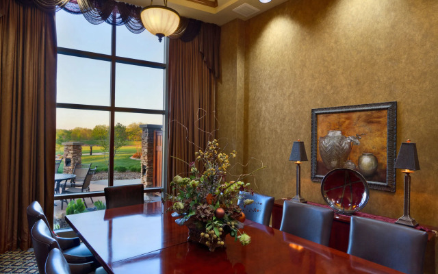 Clubhouse Hotel Suites Sioux Falls