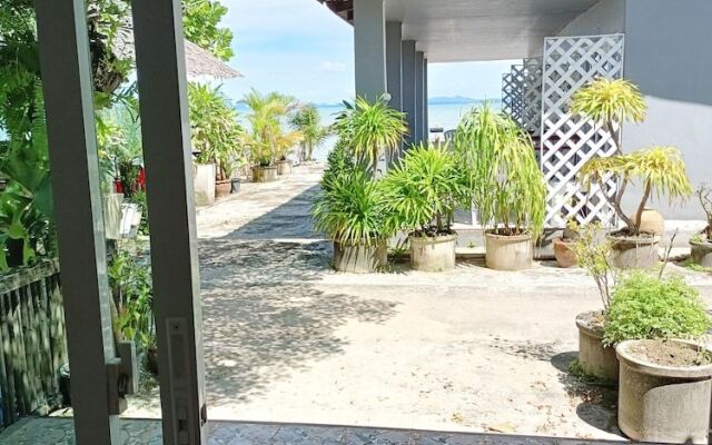 Kohmook Seaview Bungalow