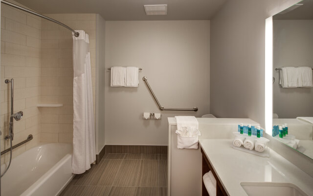 Holiday Inn Express & Suites Terrace by IHG