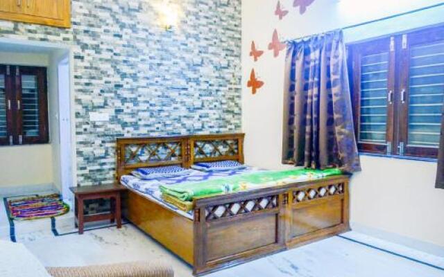 1 BR Guest house in Bhimtal, by GuestHouser (C01D)