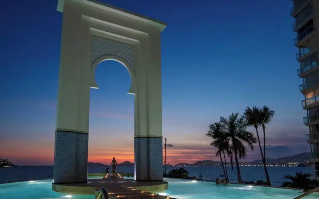 Beachfront Paradise at Armandos Le Club