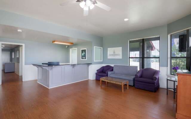 Americas Best Value Inn Lockhart