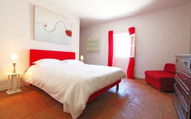 Château Haut Gléon. Gites