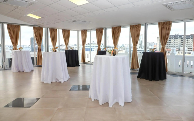 Sentrim Castle Royal Hotel