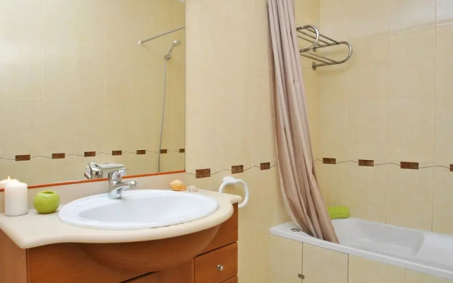 STUDIO Apartment Sleeps 2 - AVA 1188
