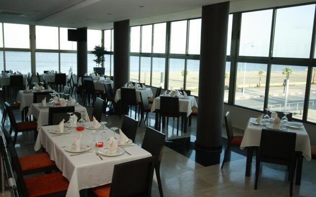 Suites Hotel Omeya