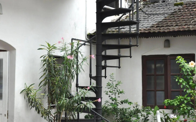The Old Courtyard Hotel