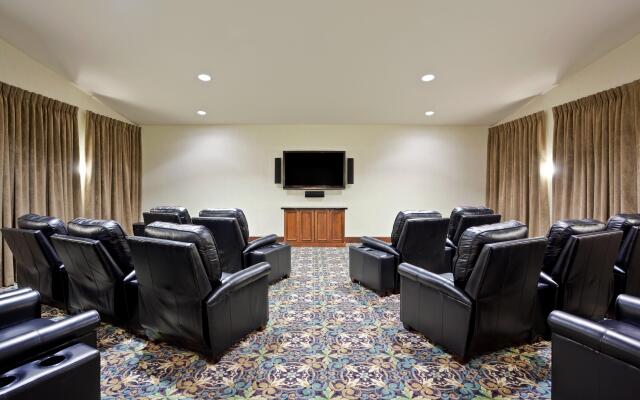 Staybridge Suites Everett-Paine Field, an IHG Hotel