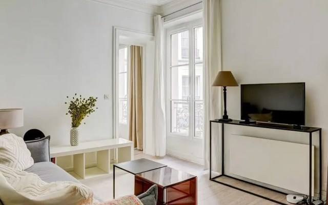 Secret Maillot Charming 1 Bed Apt in Paris