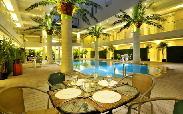 Collection O 14 Sun Boutique Hotel