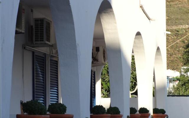 Bouriti Eleni Tzamaros