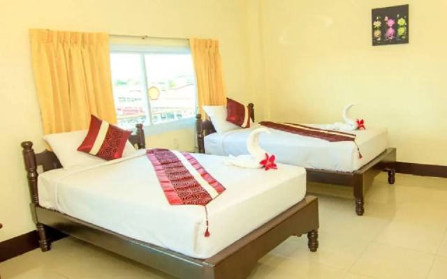 Submukdaphoomplace Hotel