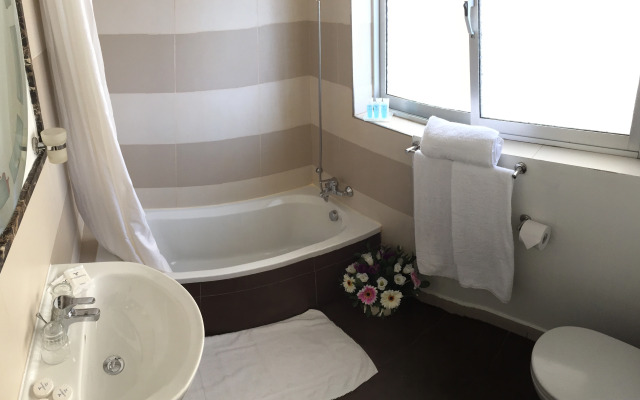 Carlton Hotel