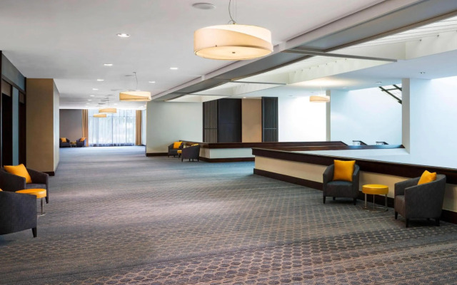 Sheraton Norfolk Waterside Hotel