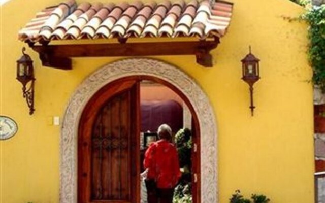 Casa Tres Leones